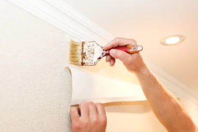Pose de papier peint à Marigny-le-Cahouët — revêtements muraux et toiles de verre